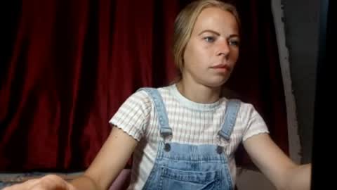 JULIANA online show from August 6, 7:46 pm