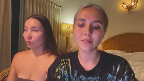 You fav Miss Si online show from July 5, 1:14 pm