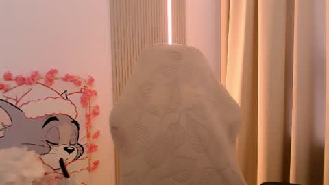 silk_ann online show from August 7, 1:33 pm