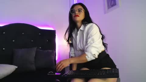 silk night online show from June 16, 3:43 pm