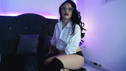 silk night online show from June 17, 1:32 pm