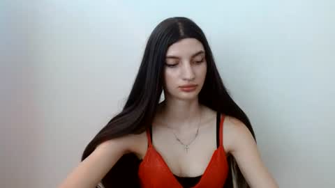Camilla online show from August 5, 10:46 am