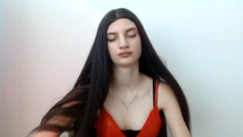Camilla online show from August 5, 11:52 am