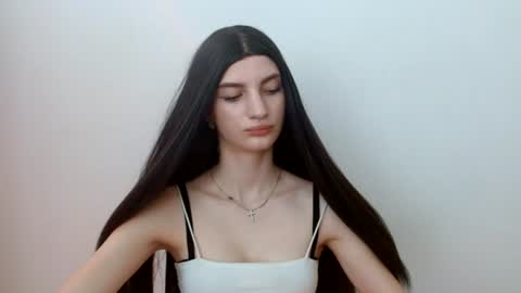 Camilla online show from August 10, 11:11 am