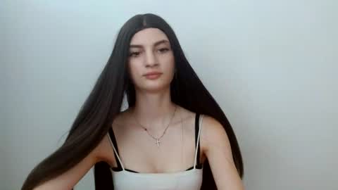 Camilla online show from August 10, 1:23 pm