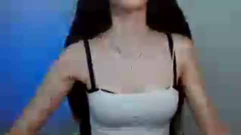Camilla online show from August 10, 3:35 pm