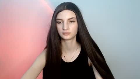 Camilla online show from August 12, 4:42 pm