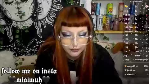 Mia online show from July 31, 11:54 pm