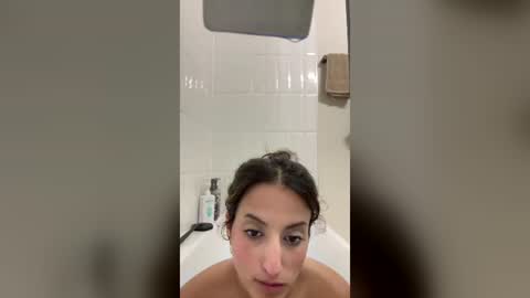 sillyme789888 online show from August 15, 9:08 pm