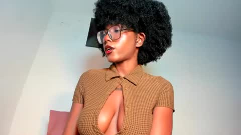 silverosequeen online show from August 7, 7:52 am
