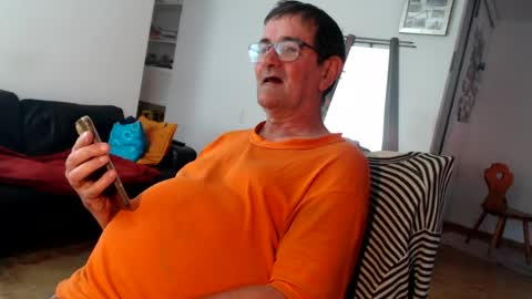 silvioausluzernch2 online show from August 7, 3:34 pm