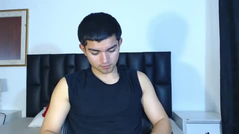 simon__lambert online show from June 9, 9:43 pm