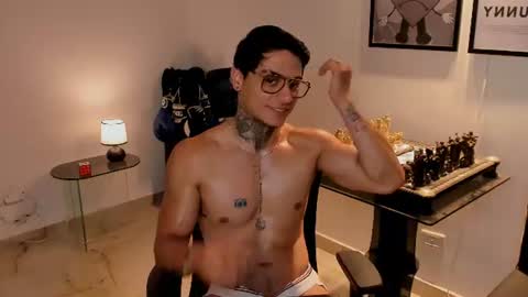 Simon Cortes online show from August 6, 2:49 pm