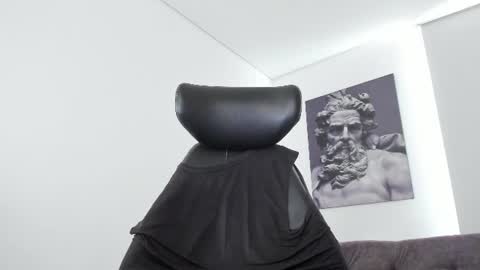 simon_leon01 online show from August 12, 2:52 pm