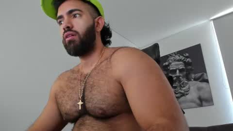 simon_leon01 online show from August 14, 3:48 pm