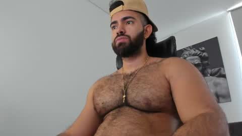 simon_leon01 online show from August 15, 2:43 pm