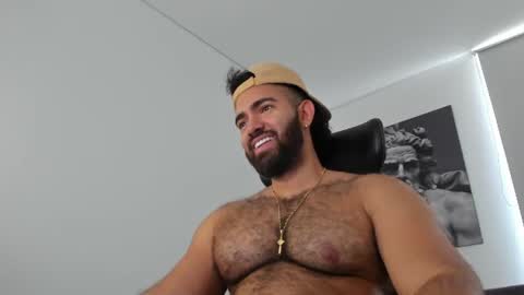 simon_leon01 online show from August 15, 3:38 pm