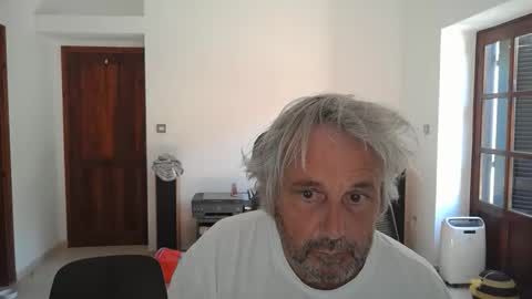 Simon online show from May 21, 1:57 pm