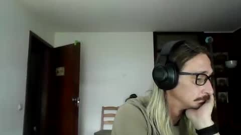Amateur Wizard online show from May 11, 12:40 pm