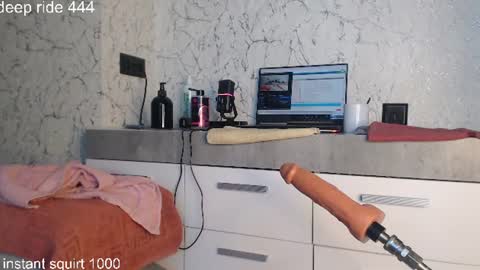 regina online show from August 7, 9:42 am