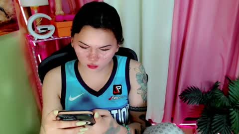 nathalie online show from July 16, 8:37 am