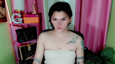 nathalie online show from August 9, 5:41 am