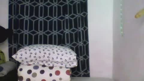 sindy_chums online show from August 12, 4:09 pm