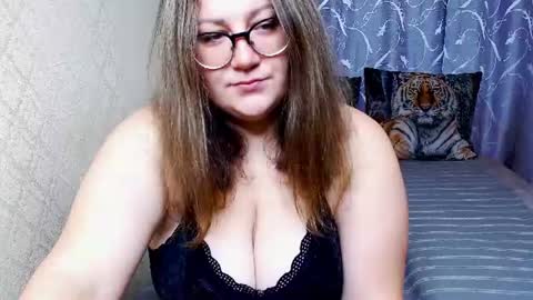 Sindy online show from August 12, 2:41 pm