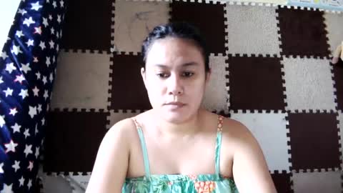 singlemomma31 online show from May 21, 8:49 am
