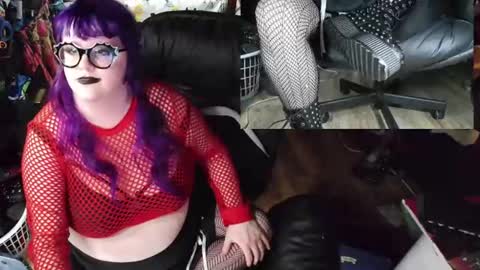 Sinstress hemlock online show from July 26, 10:09 am