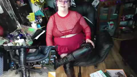 Sinstress hemlock online show from August 14, 1:20 am