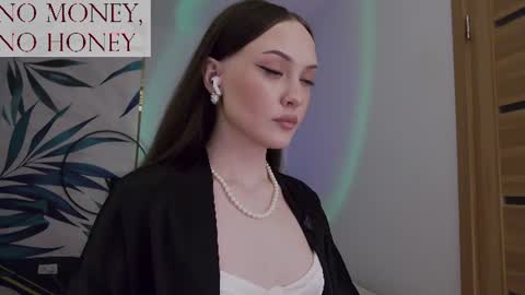 Goddess Sirena online show from July 26, 12:15 am
