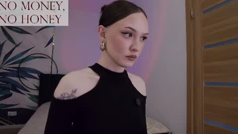 Goddess Sirena online show from August 12, 6:27 am