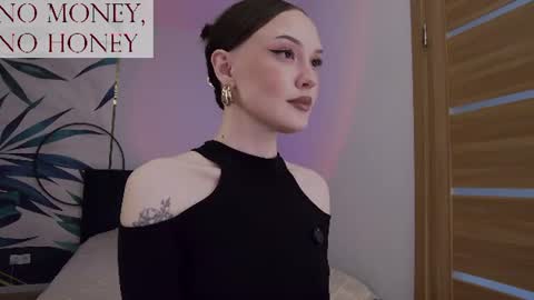 Goddess Sirena online show from August 12, 8:05 am