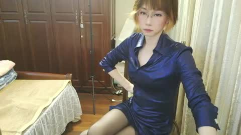 Sissy Ada online show from July 26, 12:10 pm