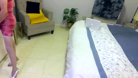 D i f a  Ana Arbeh shemale online show from April 27, 8:54 am