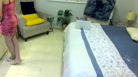 D i f a  Ana Arbeh shemale online show from April 28, 1:52 pm