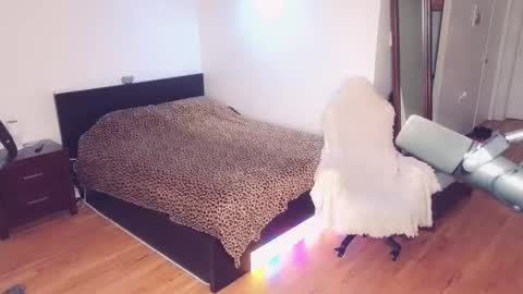 Ashleigh Mak online show from March 24, 10:37 pm