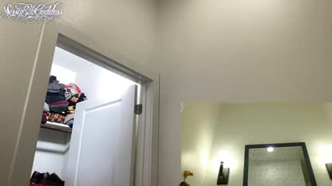 Sissyblkgoddess online show from August 14, 1:53 am