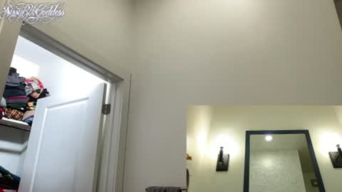 Sissyblkgoddess online show from August 14, 2:59 am