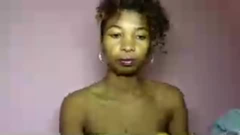 sisybelle online show from August 12, 9:33 am