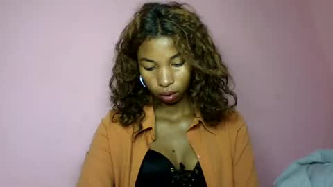 sisybelle online show from August 13, 9:12 am