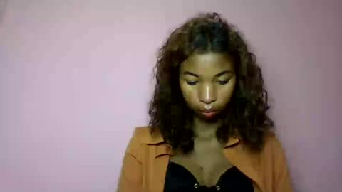 sisybelle online show from August 13, 6:11 pm