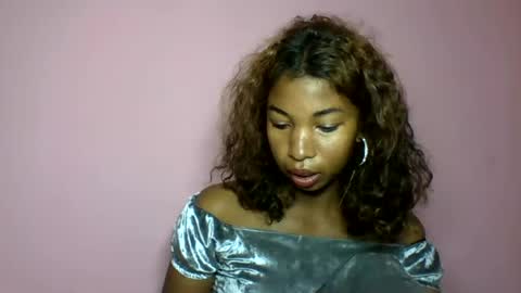 sisybelle online show from August 14, 2:43 pm