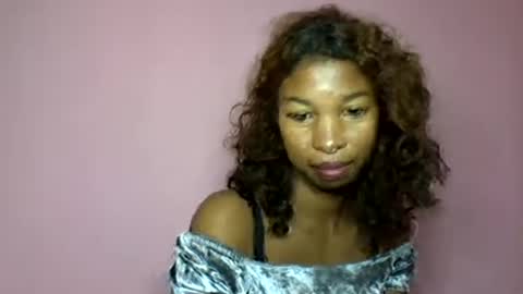 sisybelle online show from August 15, 8:29 am