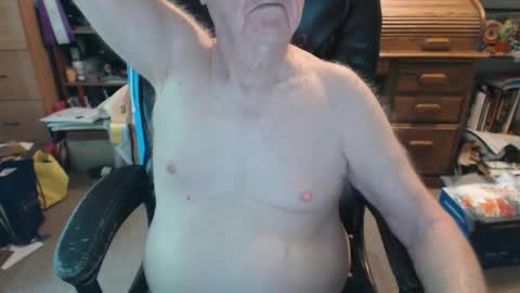 sjbottomboi online show from May 28, 11:19 pm