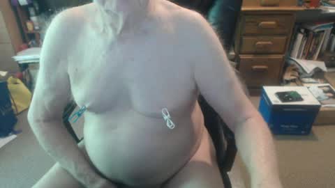sjbottomboi online show from June 13, 5:43 pm
