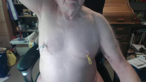 sjbottomboi online show from July 18, 5:58 pm