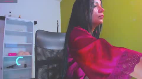 skarlet model fit online show from March 10, 7:05 am