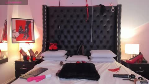 skarlethbelluci online show from March 27, 1:59 pm